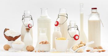 Una tazza di latte meglio del succo di frutta