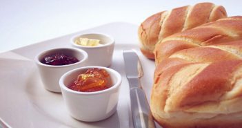 Via libera a pane, burro e marmellata per una colazione a basso indice glicemico