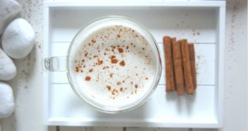 Le proteine del latte e gli altri nutrienti che ne fanno un alimento completo
